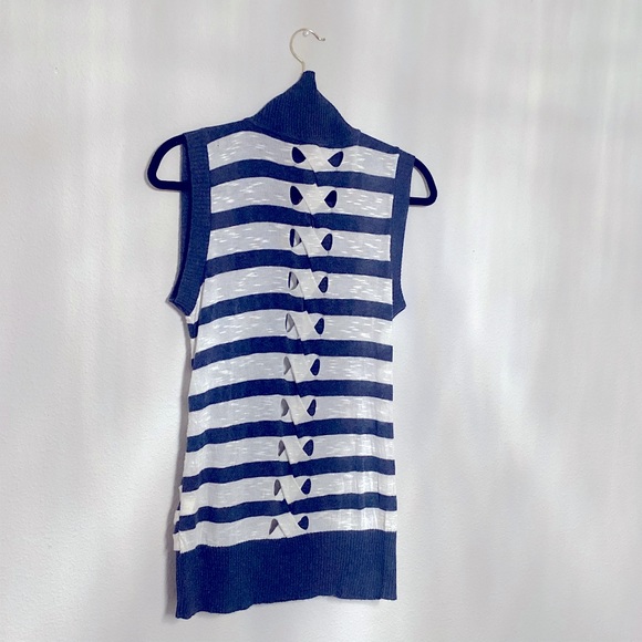 Mandee | size: L | color: Blue and White - Picture 10 of 16